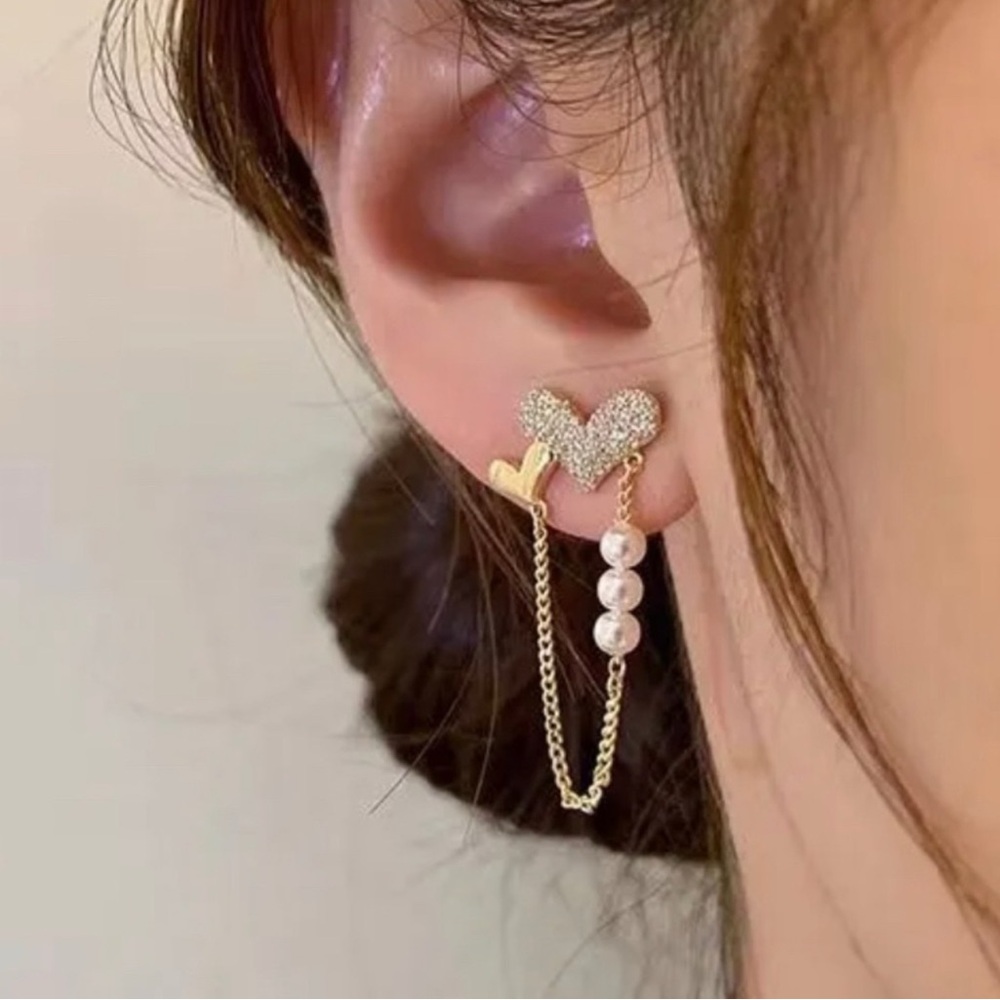 Dainty Heart Earrings with gold chain and pearls - New
